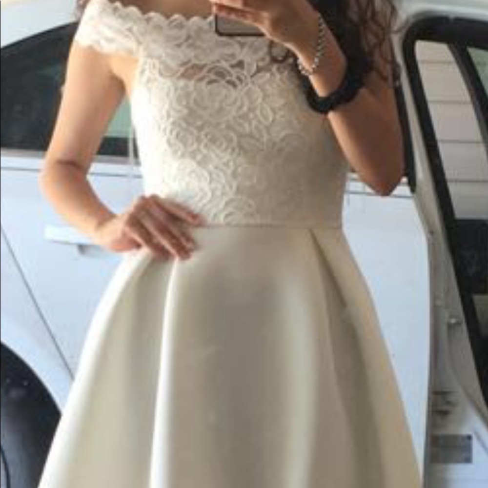 white lace off the shoulder dress size s